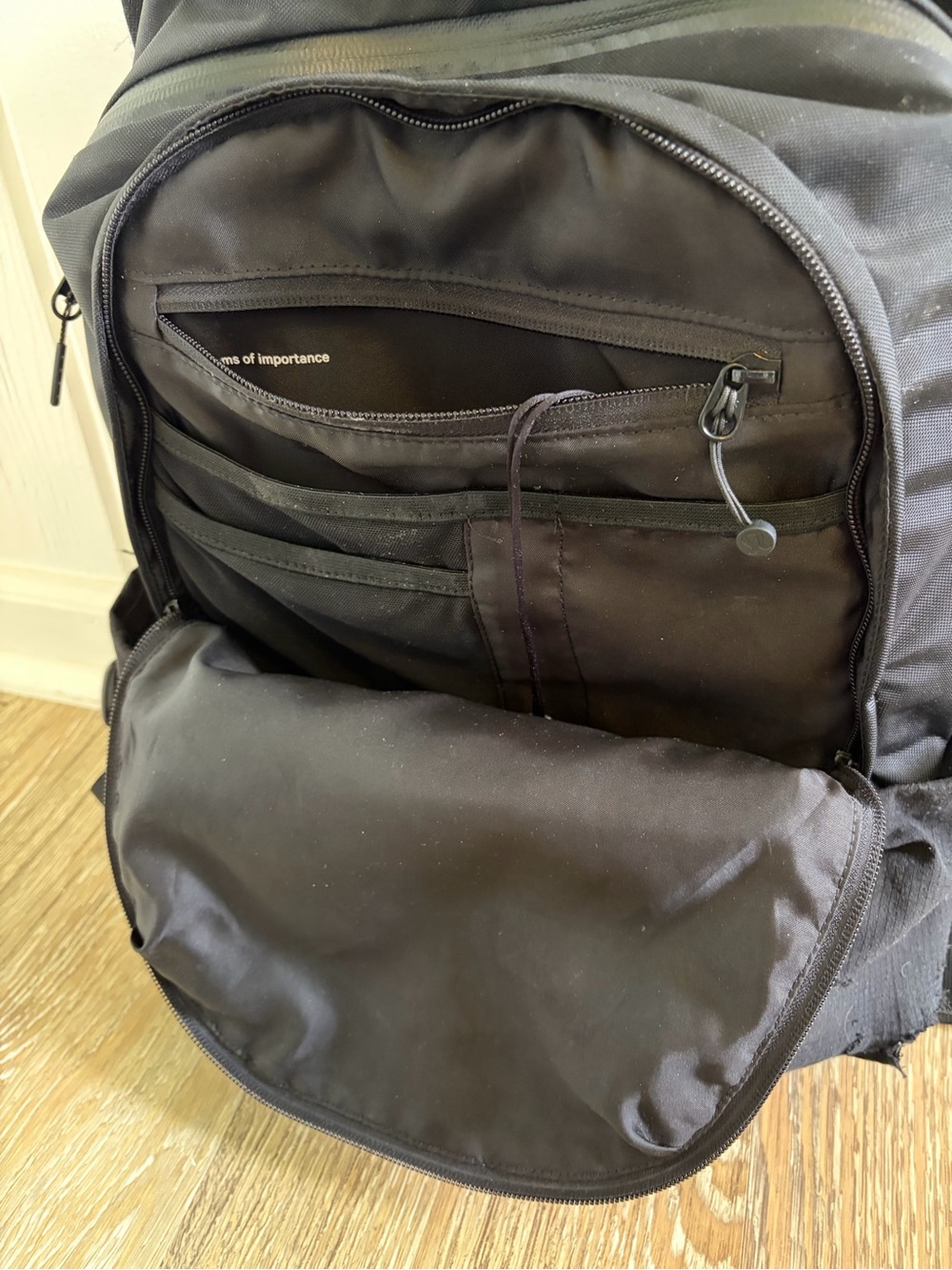 Lululemon LiftOS Commuter Backpack Black 20L | Travel Work Gym Bag - Picture 14 of 15